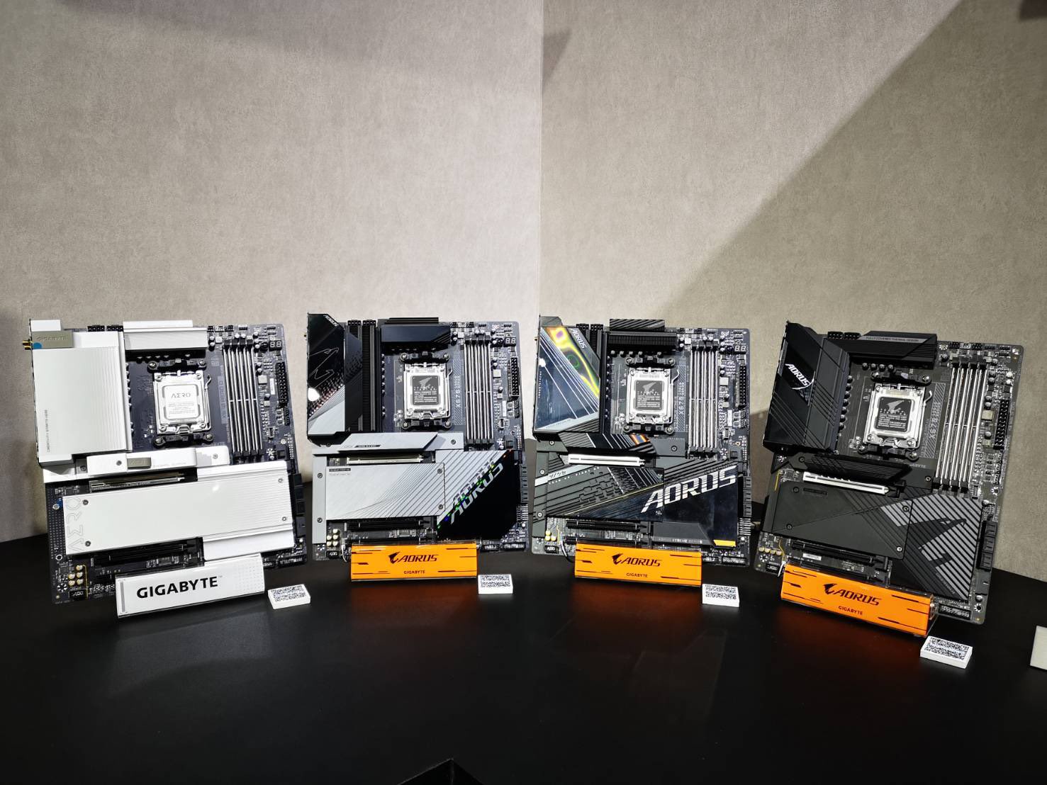 Gigabyte X670E & X670マザーボード ラインアップのスペックと