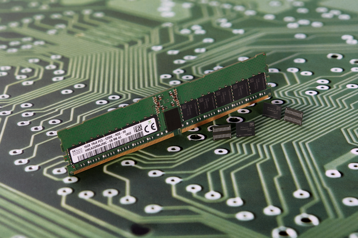 ASUSやMSIなどのベンダーがRAMの在庫を急いで買いだめしているため