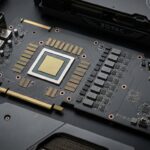 クーラーを取り外されたZOTAC GeForce RTX 5090のPCB。GPUダイとGDDR7メモリチップが搭載されているべき場所が空のパッドだけになっている