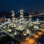 夜間の大規模半導体製造コンプレックス