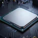 マザーボードのソケット上に置かれたCPUを、ドラマチックな照明と基板の発光ラインで演出した写実的なプロダクトイメージ
