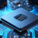ノートPC向けプロセッサチップを基板上でマクロ撮影した製品写真イメージ。回路の輝きを強調した近未来的な質感